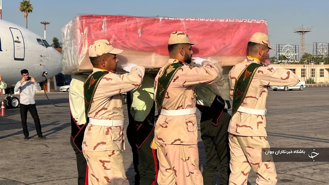 ورود پیکر شهید حمله اشرار مسلح به صندوق انتخابات در سیستان و بلوچستان به خوزستان + عکس و فیلم