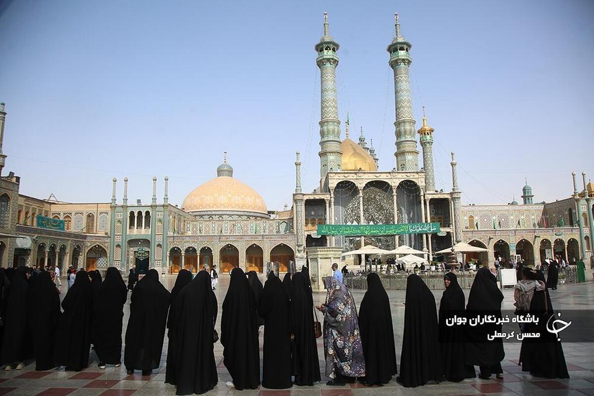 آیین سیاهپوشی حرم مطهر بانوی کرامت در آستانه آغاز ماه محرم