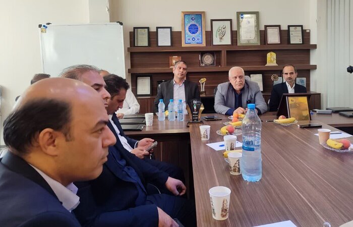 صنف پوشاک مشهد در آرزوی صنعتی شدن