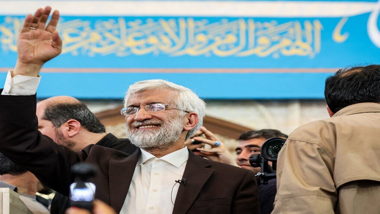 استقبال چشمگیر یزدی‌ها از سعید جلیلی در میدان امیرچقماق یزد+عکس و فیلم