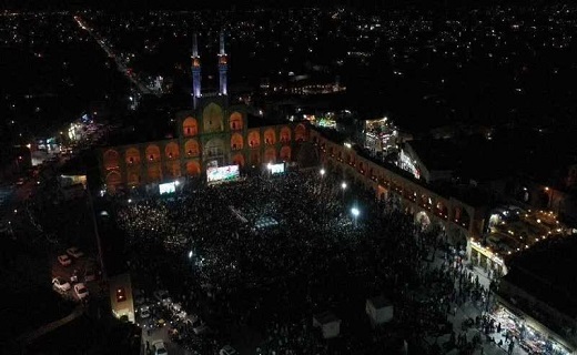 استقبال چشمگیر یزدی&zwnj;ها از سعید جلیلی در میدان امیرچقماق یزد+عکس و فیلم