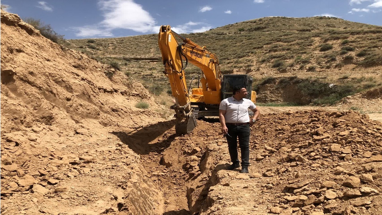 اجرای خط انتقال روستای بازخانه به رشوانلو در خراسان شمالی  