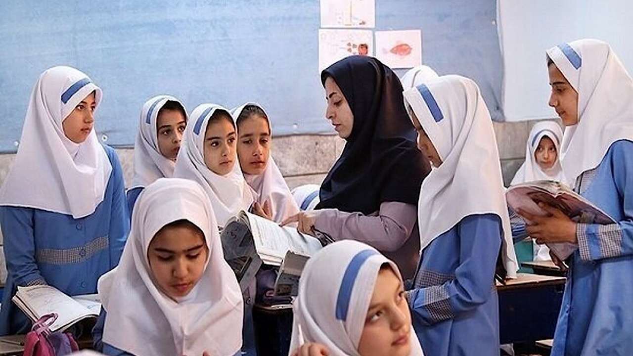 حقوق خرداد معلمان پرداخت شد