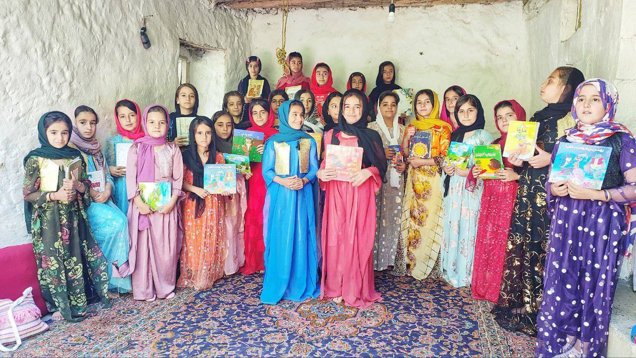 کتابخوانی دانش آموزان روستایی