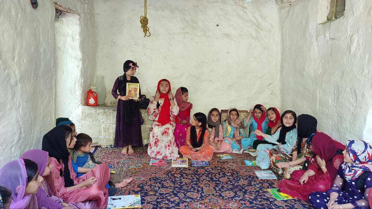 دانش آموزان دختر روستایی