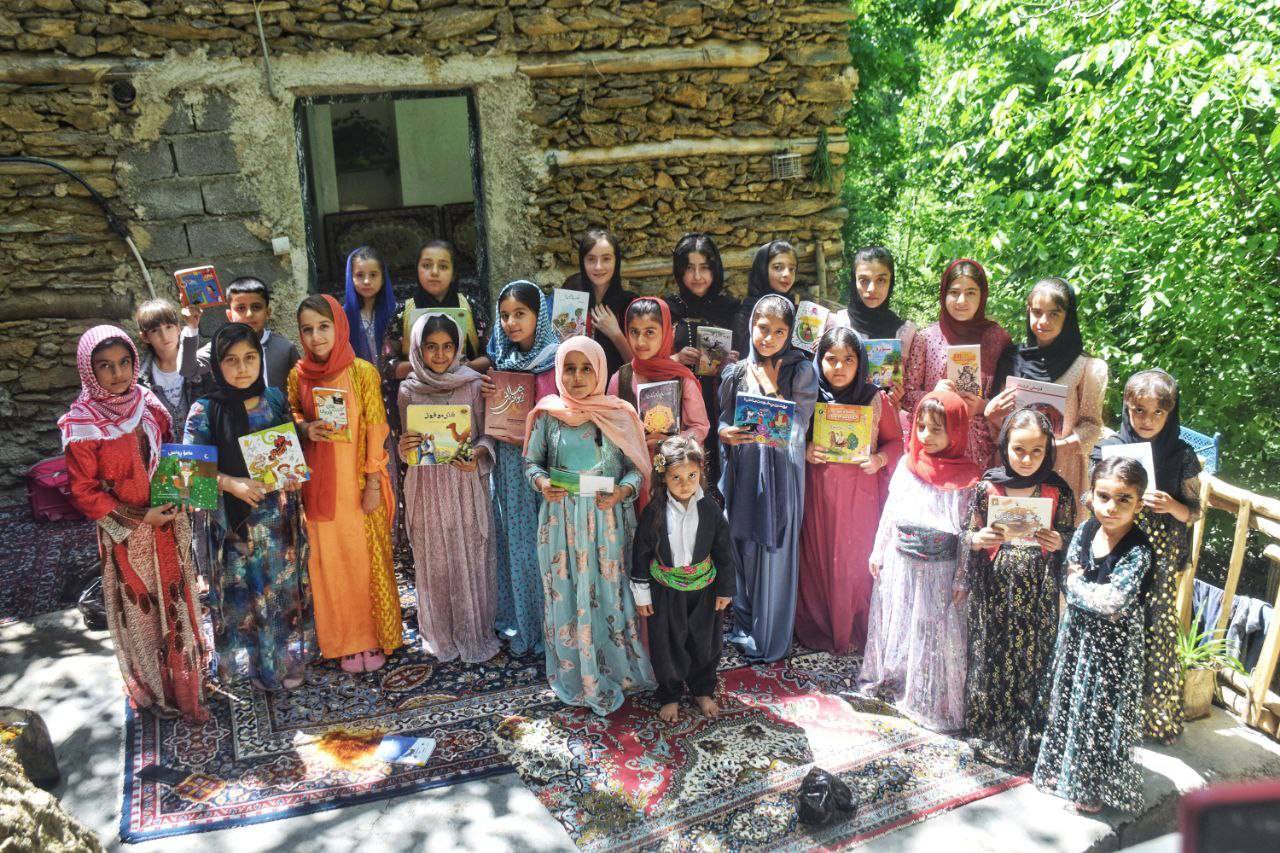 پویش کتابخوانی در میان دختران روستایی