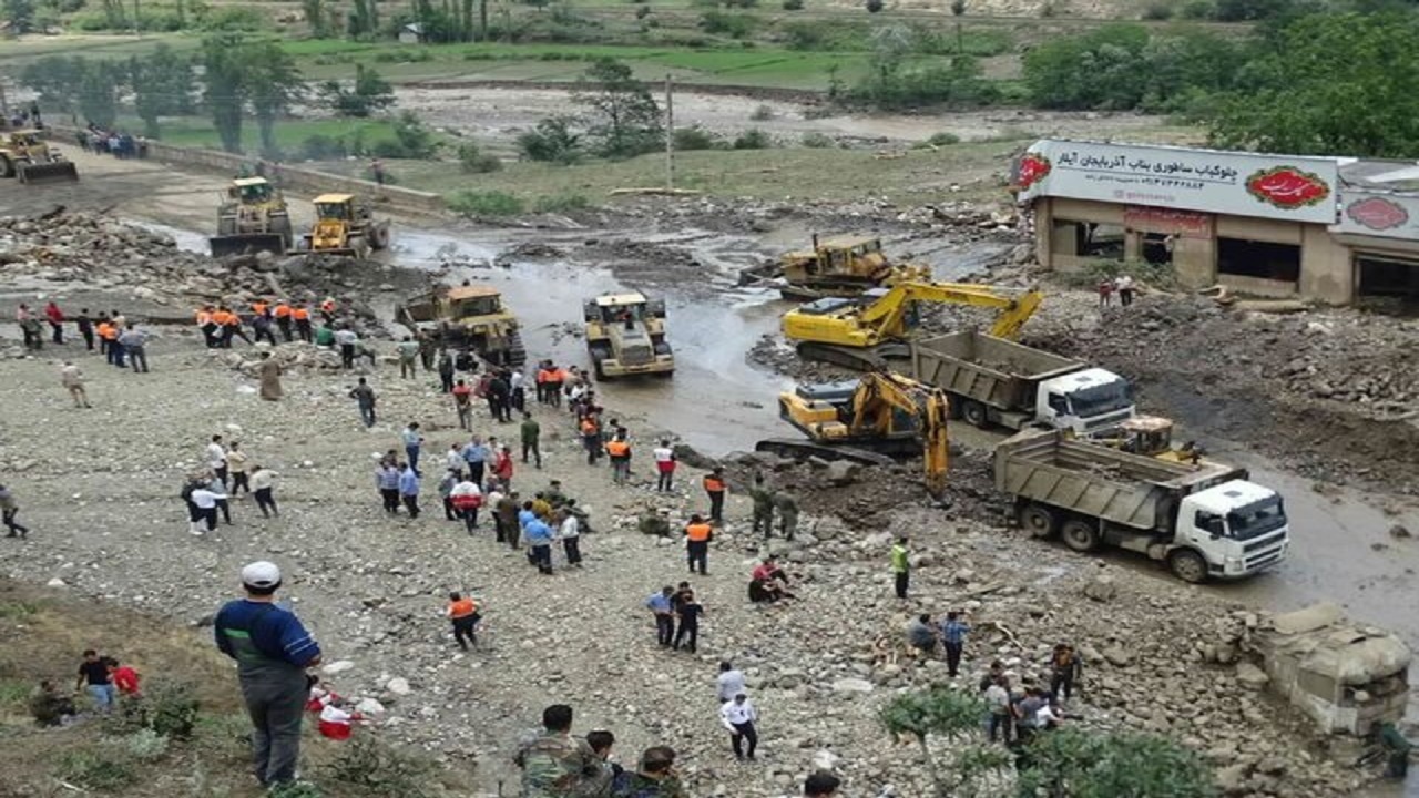 پاکسازی ۵۶ روستای سیل زده سوادکوه در حال انجام
