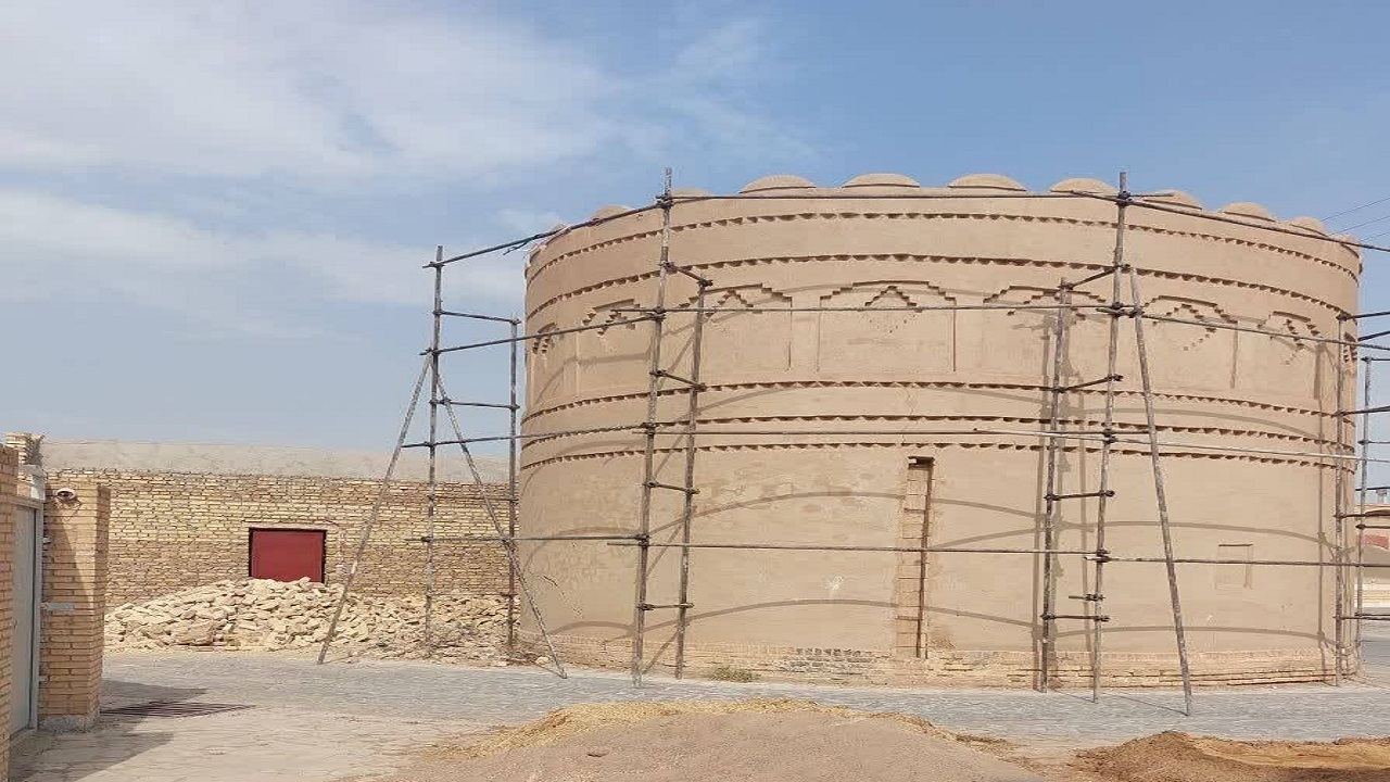 آغاز مرمت آب‌انبار تاریخی پای برج سریزد
