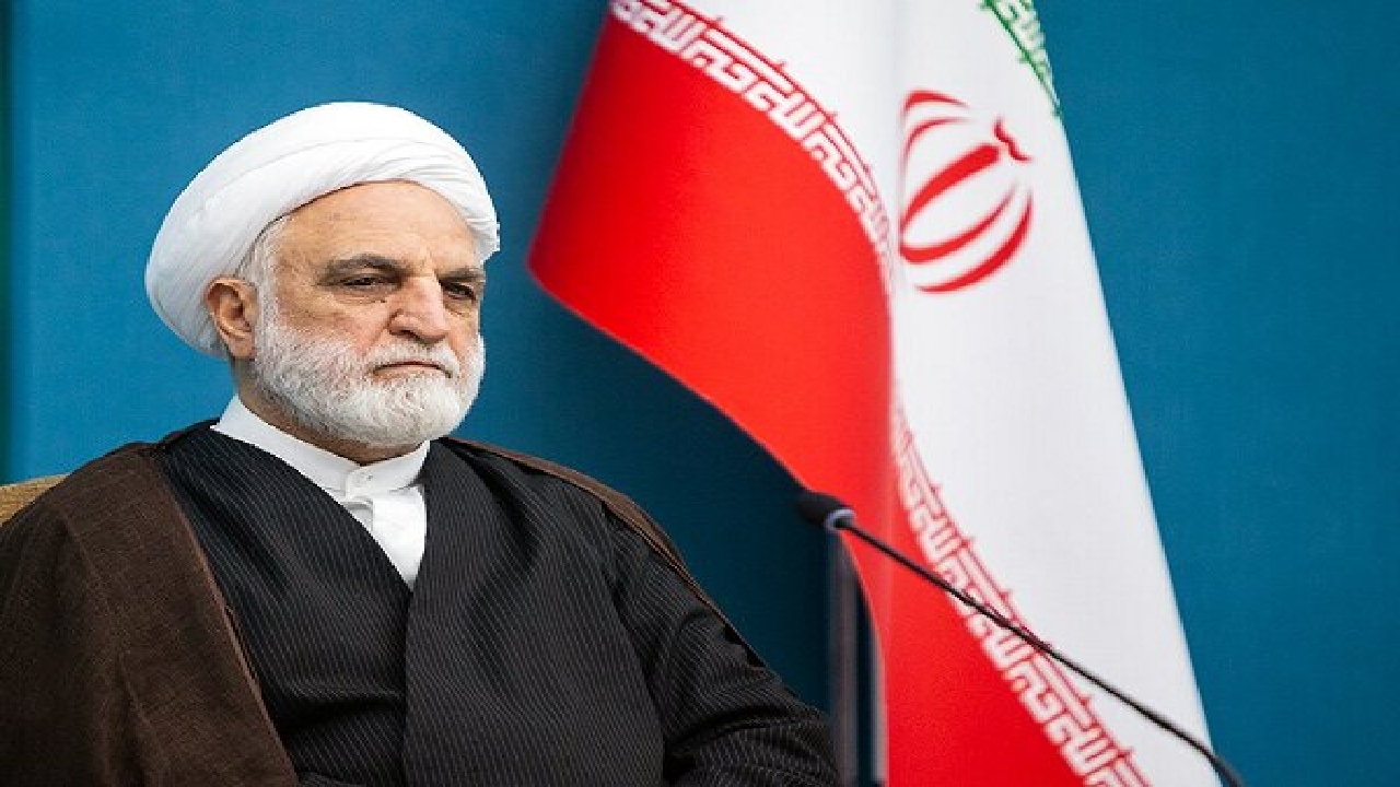 رئیس قوه قضاییه با پرواز عمومی به مشهد سفر کرد