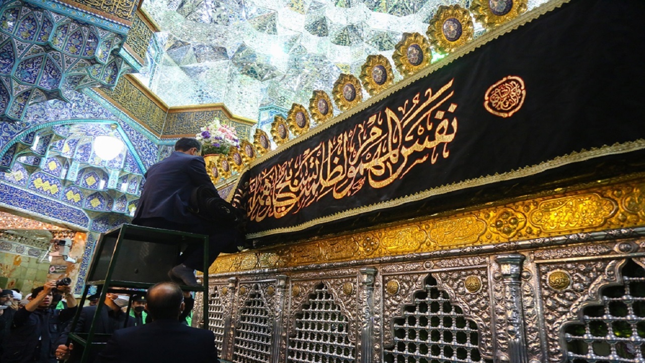 حرم حضرت معصومه (س)سیاهپوش می‌شود