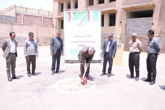 کلنگ زنی مجتمع آموزشی، فرهنگی و تجاری شهید سید ابراهیم رئیسی در کرمان