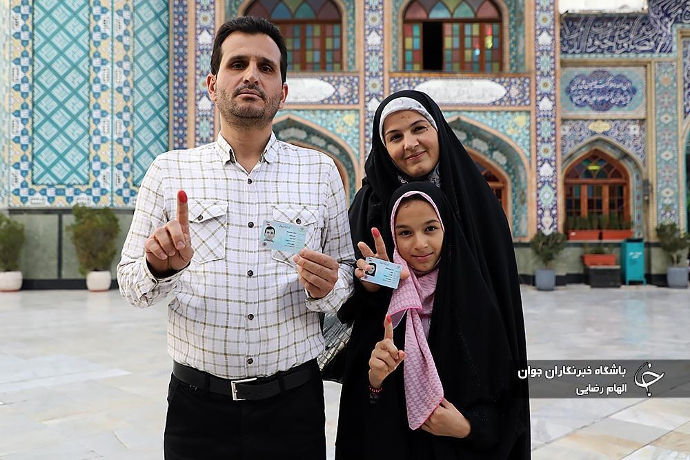 حضور خانواده ها در پای صندوق رای