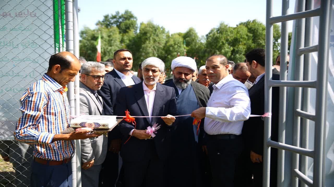 بهره‌برداری از زمین فوتبال رویان با حضور وزیر ورزش و جوانان
