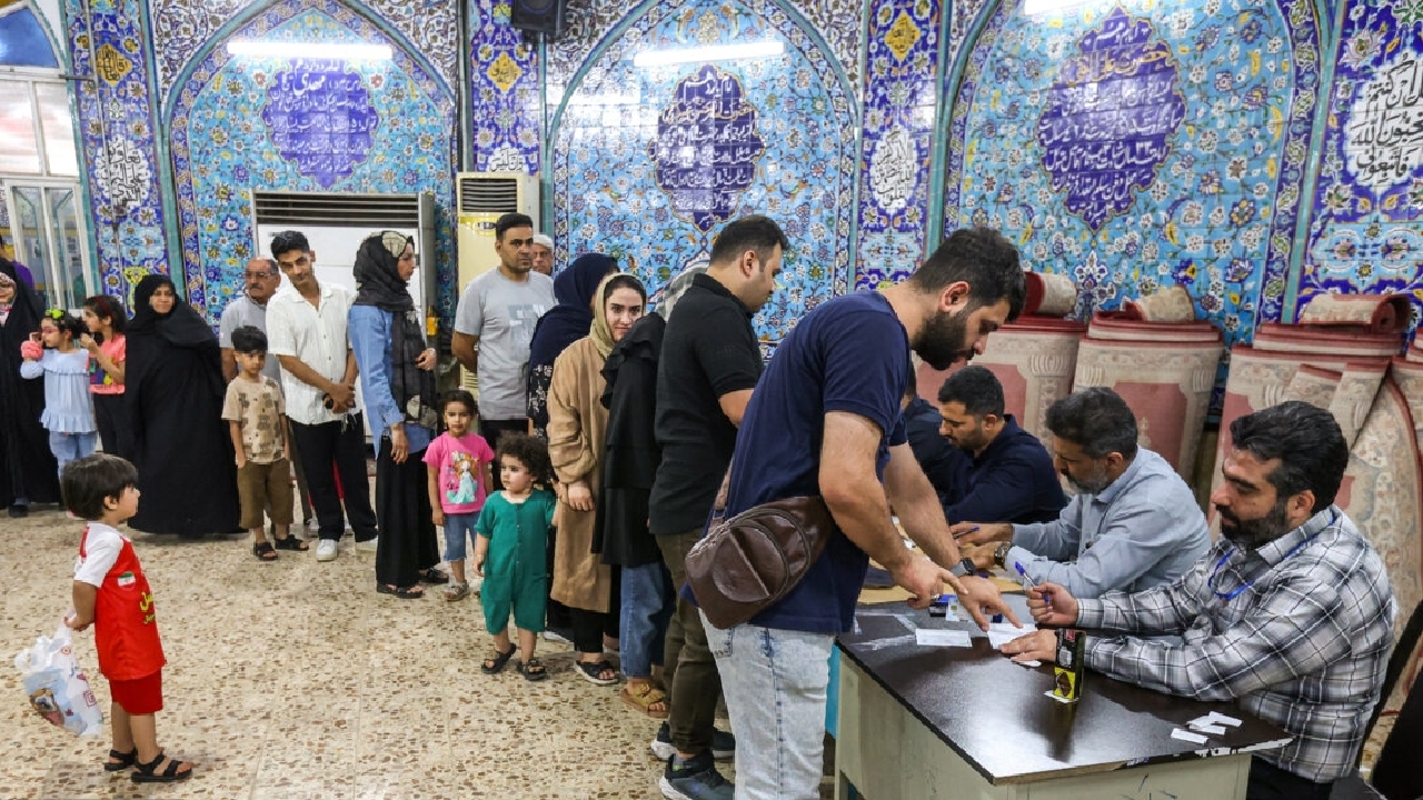 حضور گسترده مردم در انتخابات موجب اقتدار رئیس جمهور برای حمایت از منافع ملی می‌شود