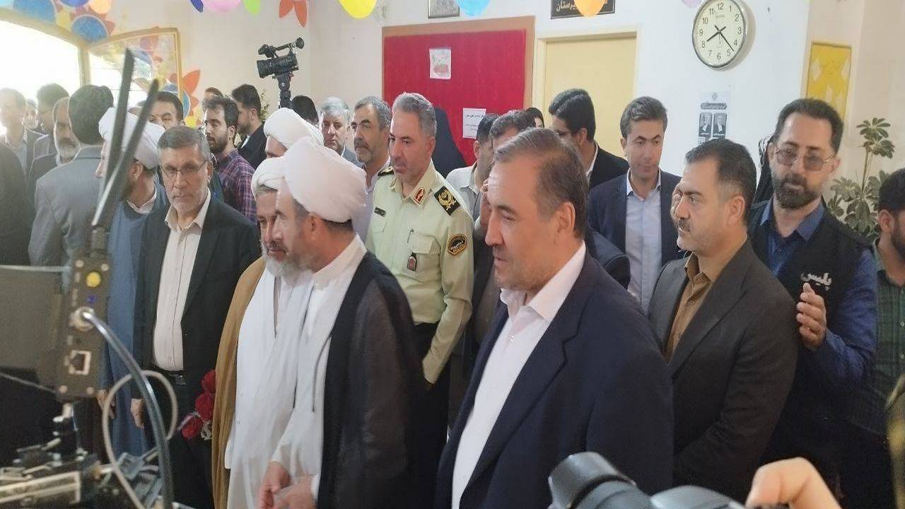 اولویت کاری مسئولان ارشد استان ایلام، حضور در پای صندوق رأی بود