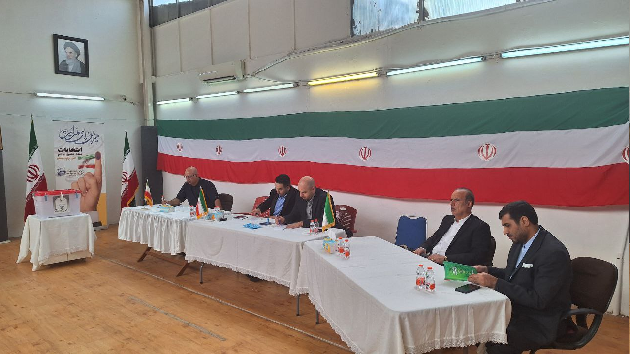 آغاز فرآیند رایگیری در شعبه انتخابات ریاست جمهوری در جاکارتا آغاز فرآیند رایگیری در شعبه انتخابات ریاست جمهوری در جاکارتا