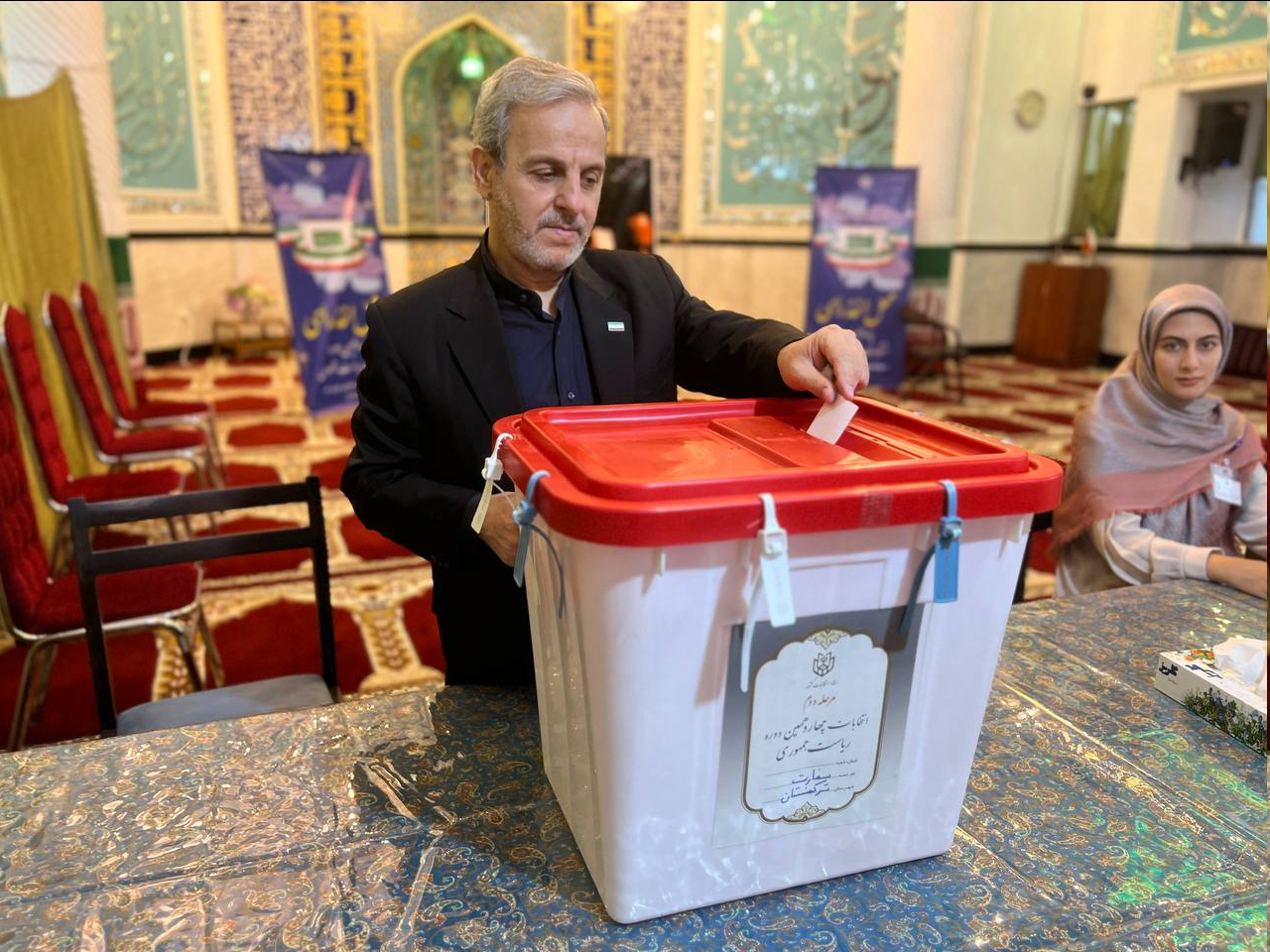 آغاز فرآیند رایگیری در شعبه انتخابات ریاست جمهوری در ترکمنستان آغاز فرآیند رایگیری در شعبه انتخابات ریاست جمهوری در ترکمنستان