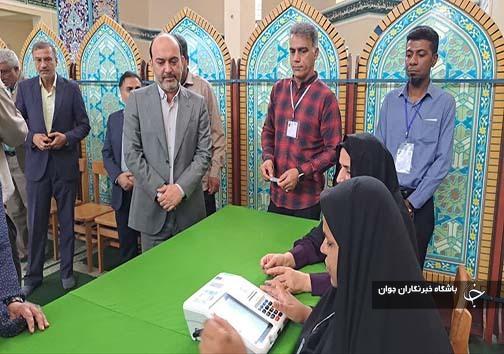 حضور پرشور هرمزگانی&zwnj;ها در شعب اخذ رأی + عکس وفیلم