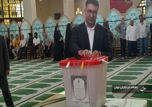 حضور پرشور هرمزگانی&zwnj;ها در شعب اخذ رأی + عکس وفیلم