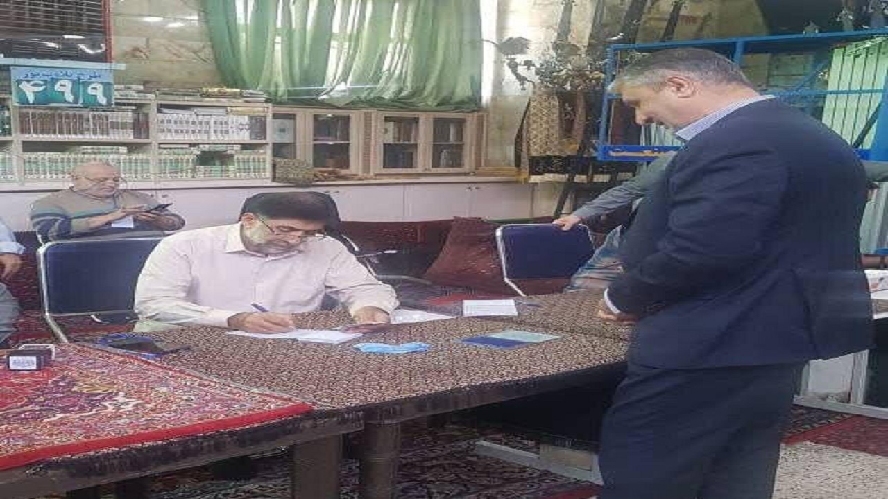 اسلامی رای خود را به صندوق انداخت