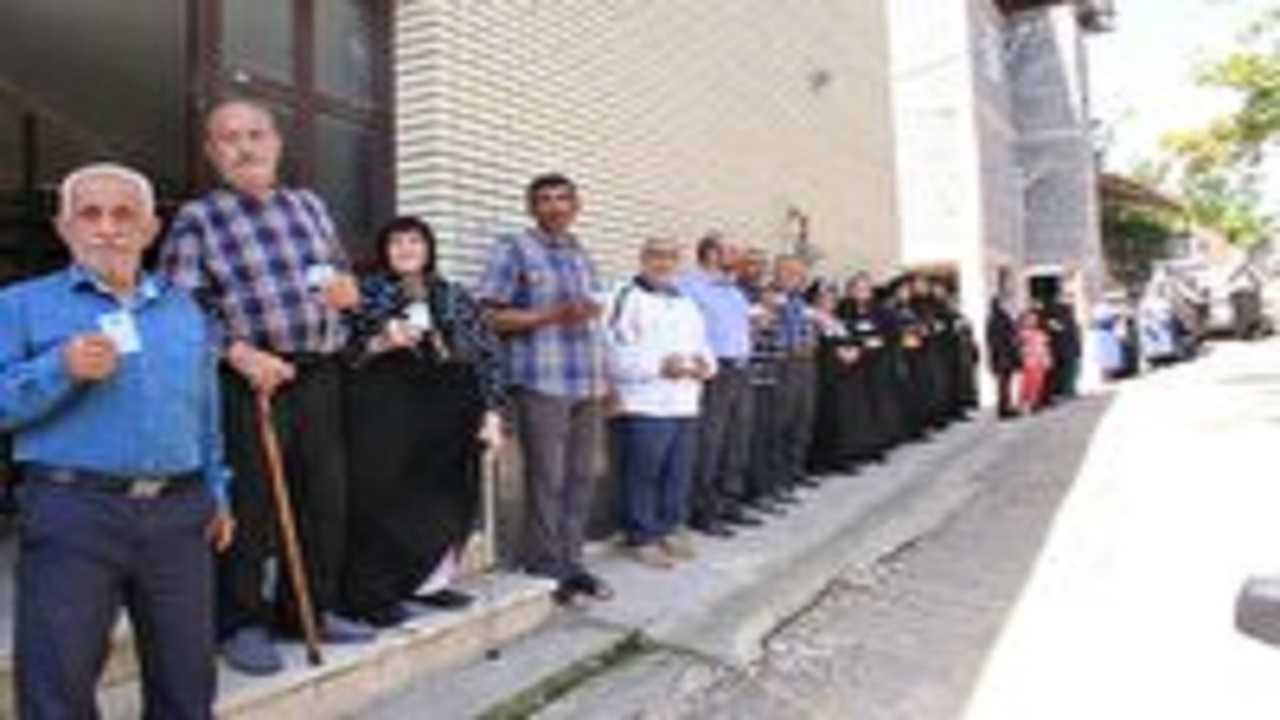 استمرار خدمات رسانی ثبت احوال به رای دهندگان