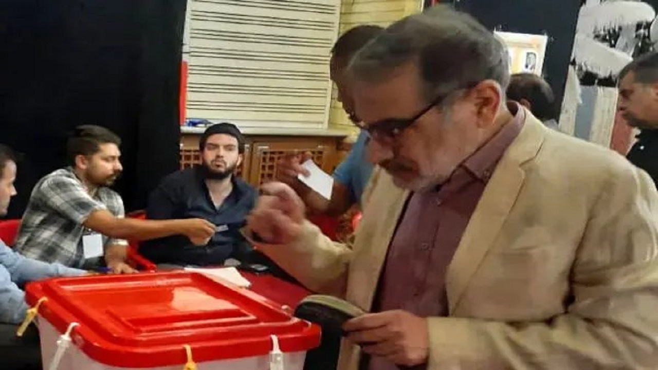 شمخانی رای خود را به صندوق انداخت
