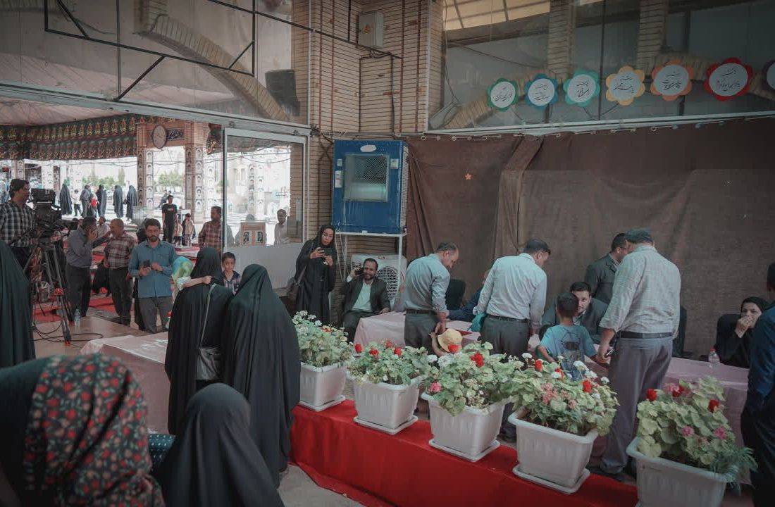 رای گیری در جوار مزارحاج قاسم سلیمانی + تصاویر و فیلم