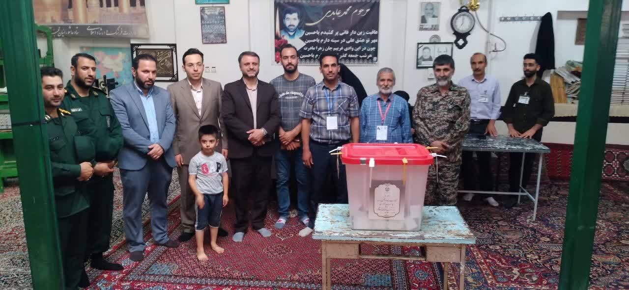 حماسه آفرینی در پای صندوق رای