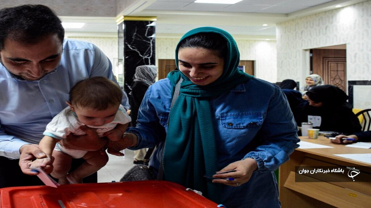 مشارکت مردم نقده در دور دوم انتخابات ریاست جمهوری به ۵۲ درصد رسید