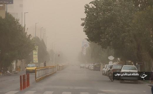 گرد و غبار بر چهره شهر قم