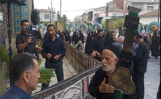 آیین علم بندی عزای حسینی در آستانه اشرفیه