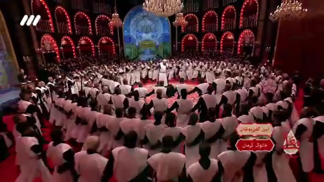 آیین خاص کفن پوشان اهالی کرمان در حسینیه معلی + فیلم