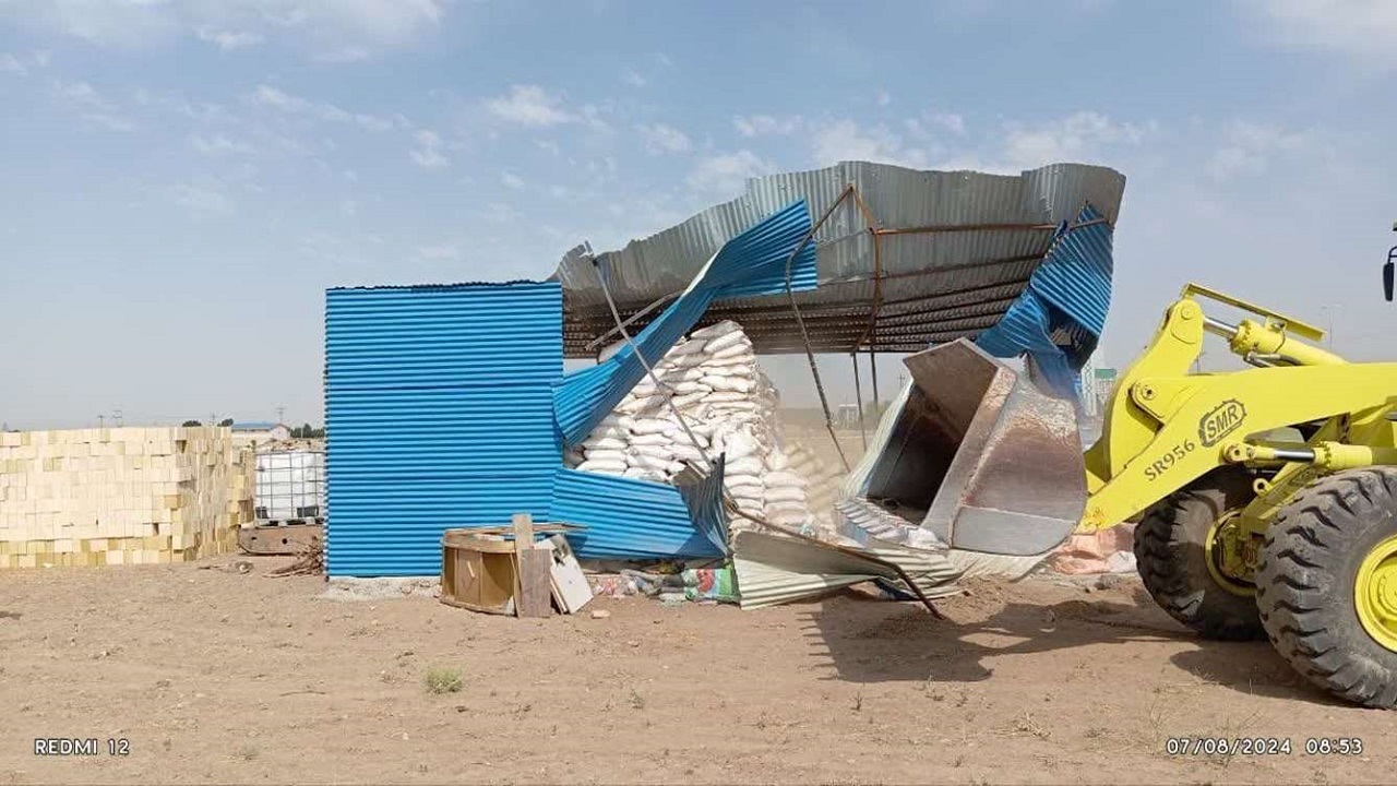 قلع و قمع ۲ مورد ساخت و ساز غیر مجاز در شهرستان البرز