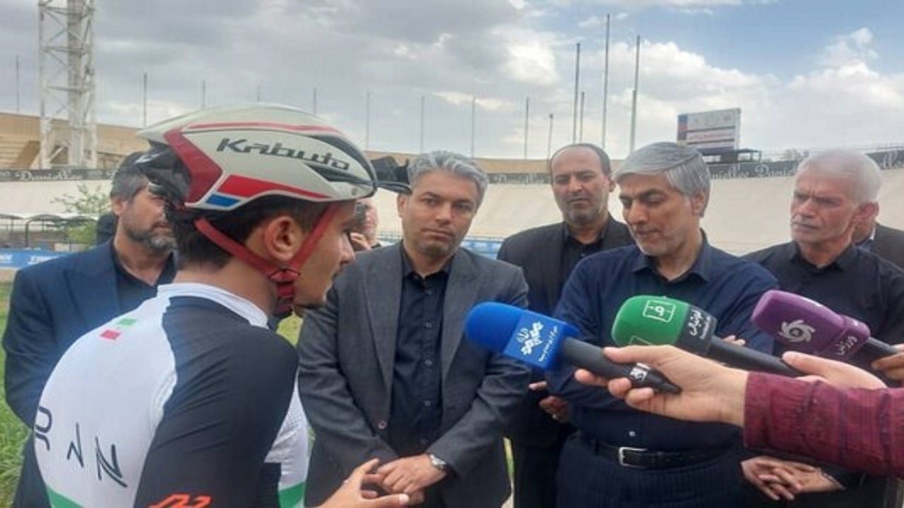 دوچرخه سواری هاشمی در پیست آزادی + فیلم