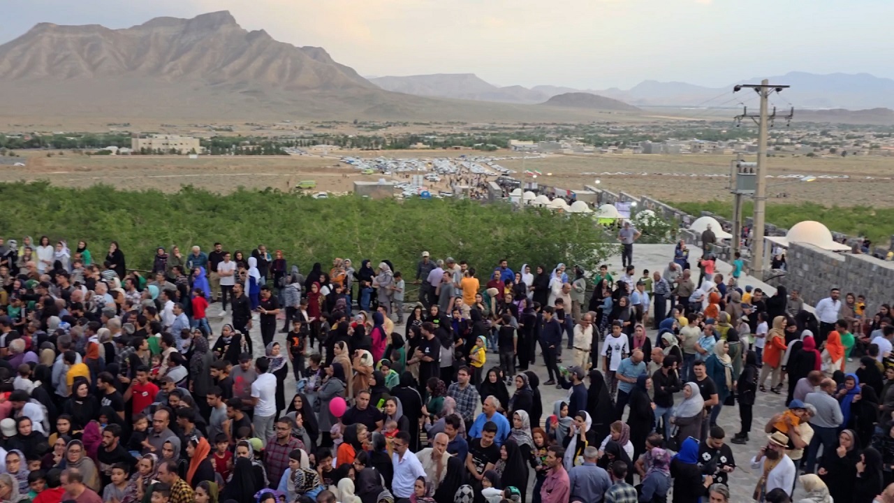 برگزاری جشنواره توت در شهر علویجه + فیلم