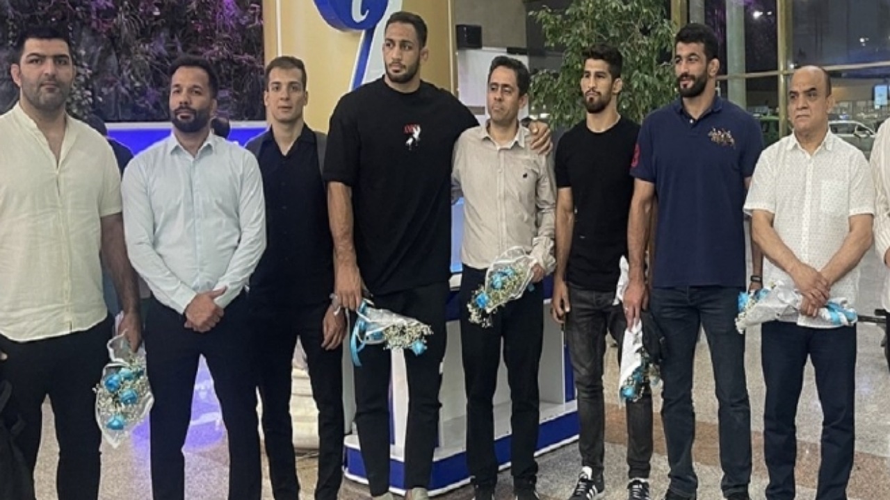 اظهار ارادت آزادکاران ملی‌پوش به امام هشتم