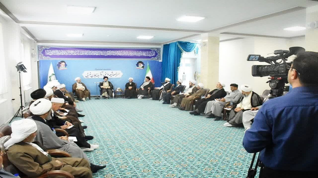 مشارکت در انتخابات عزت آفرین است+عکس