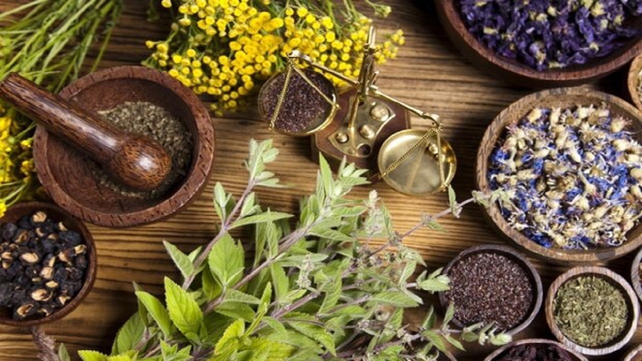 ارز آوری کشور‌های مختلف از طب سنتی + فیلم