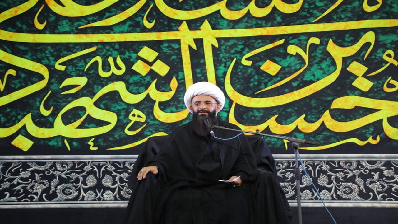توسل به امام حسین (ع) گره گشا و سعادت بخش است