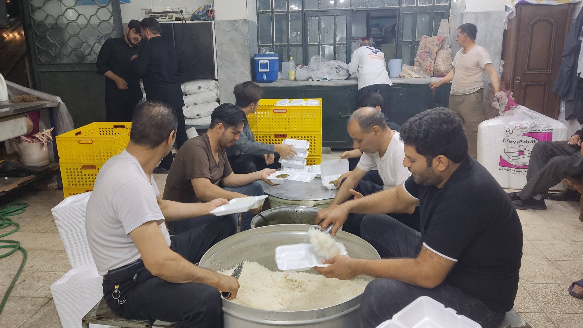 آماده سازی غذای نذری