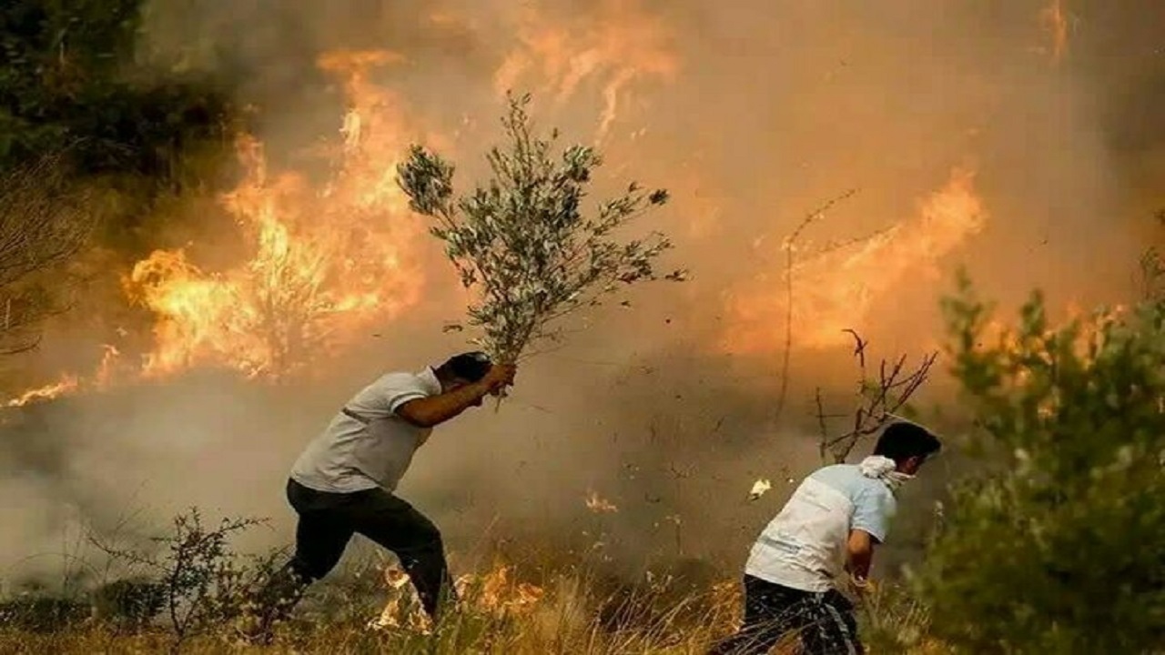آتش در خائیز همچنان در حال گسترش