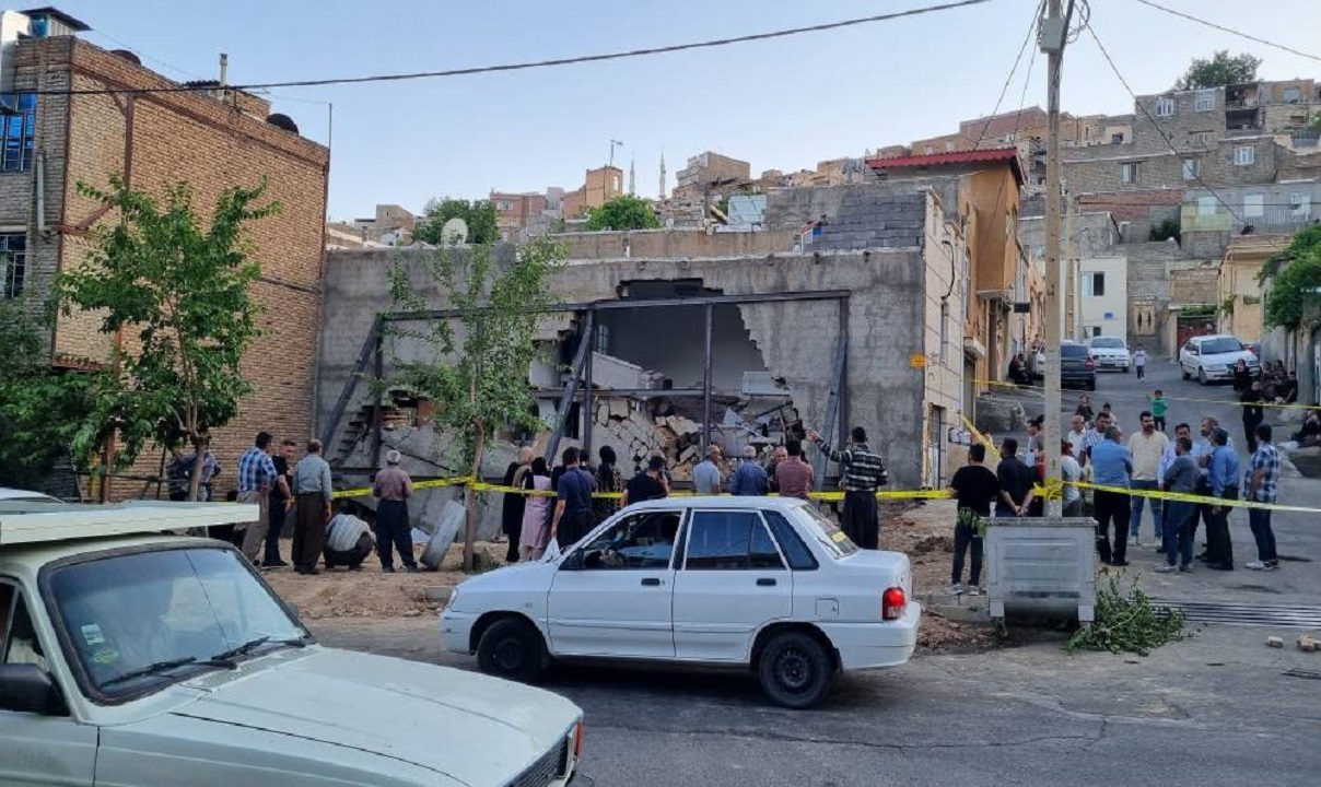 یک واحد مسکونی در سقز  دچار ریزش شد