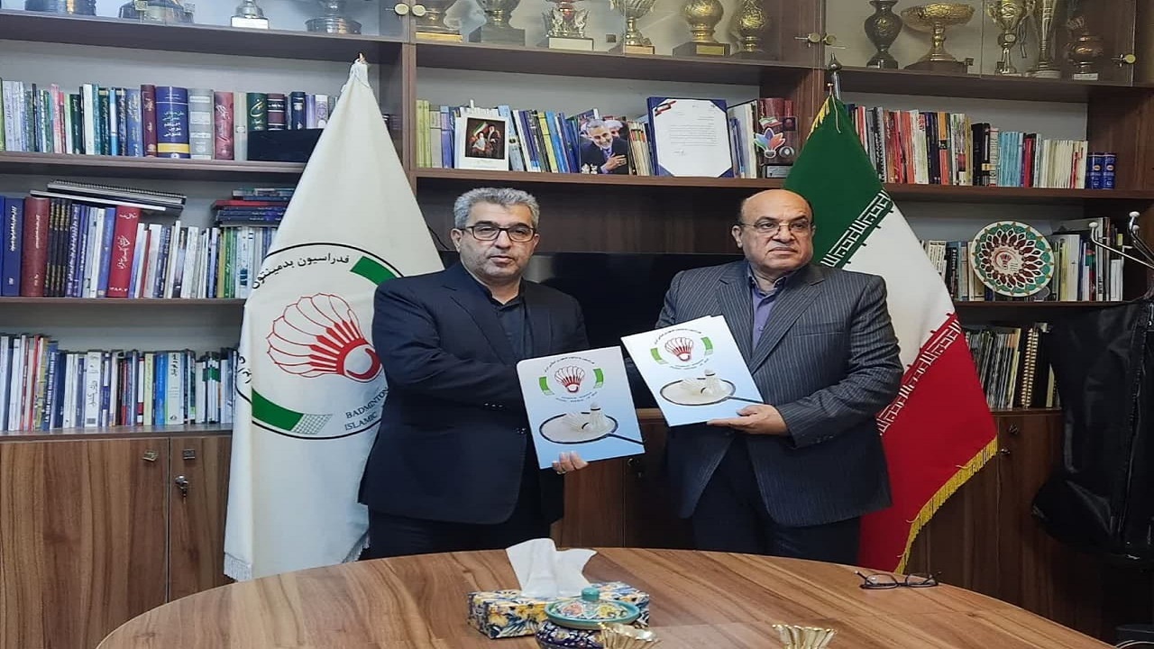 امضای تفاهم نامه برگزاری مسابقات بین المللی بدمینتون در مازندران