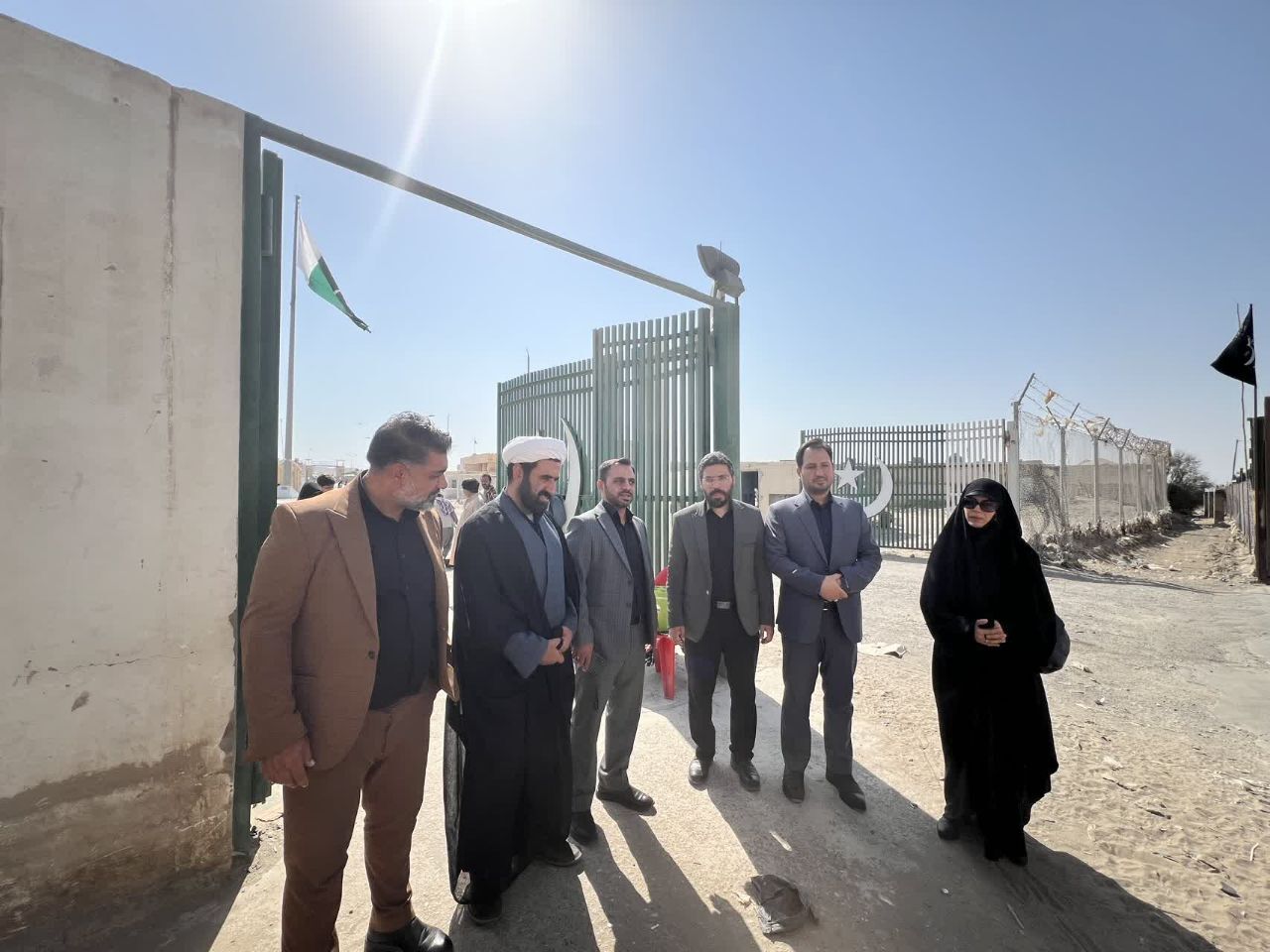 بازدید رئیس دانشگاه پیام نور استان از پایانه مرزی میرجاوه و زائر سرای امام رضا(ع) در نقطه صفر مرزی