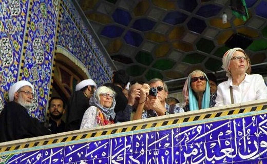 باز نام تو آمد و دل&zwnj;ها آتش گرفت