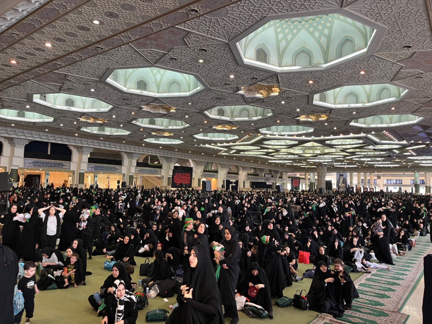 مراسم شیرخوارگان حسینی