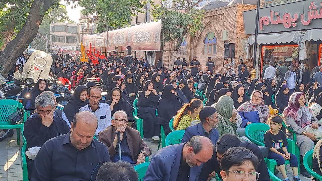 اجتماع خانوادگی مردم خوی در مراسم بزرگداشت هفته عفاف و حجاب + تصاویر