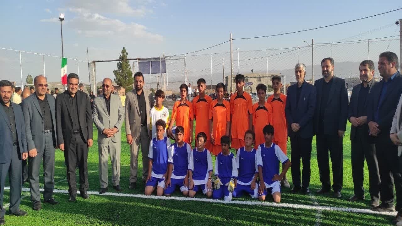 افتتاح ۱۱ چمن مصنوعی مینی در خراسان جنوبی