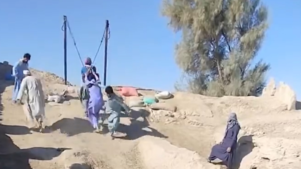 قاچاق مواد مخدر از افغانستان به پاکستان + فیلم