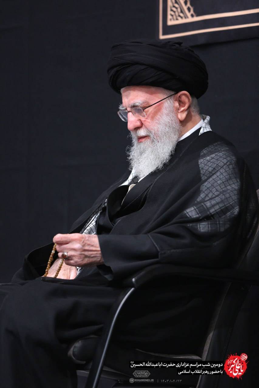 تصیویری از رهبر انقلاب اسلامی در دومین شب از مراسم عزاداری حضرت اباعبدالله الحسین علیه&zwnj;السلام